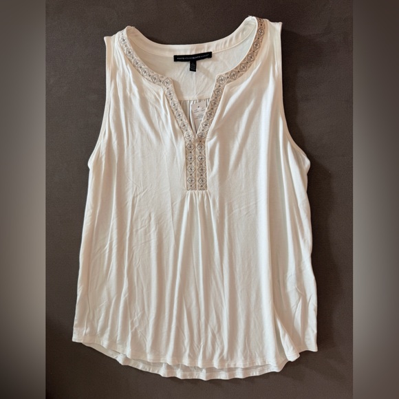White House Black Market Ivory Embellished Sleeveless Top - Picture 3 of 6